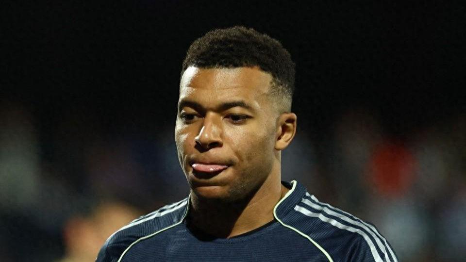 kaiyun-老实人!姆巴佩带伤出战,只为力保阿隆索帅位